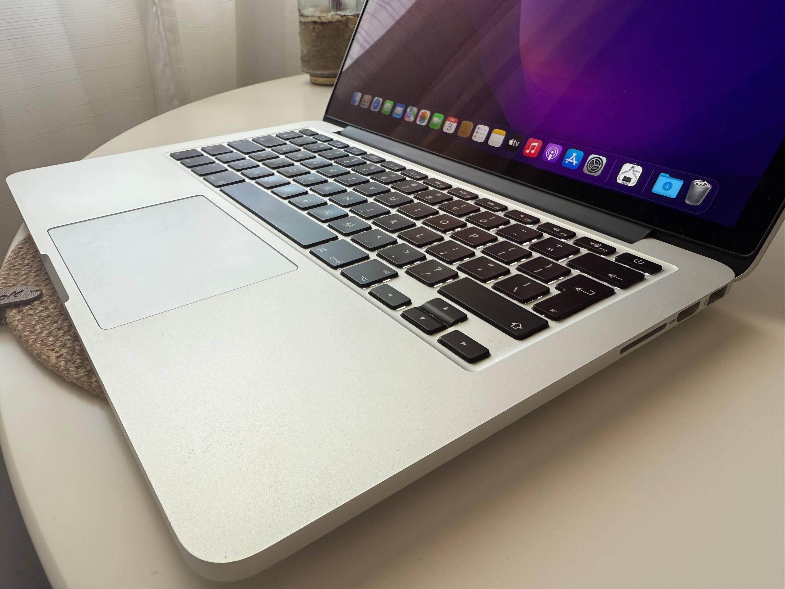 MacBook Pro 13 2015 16 256 4