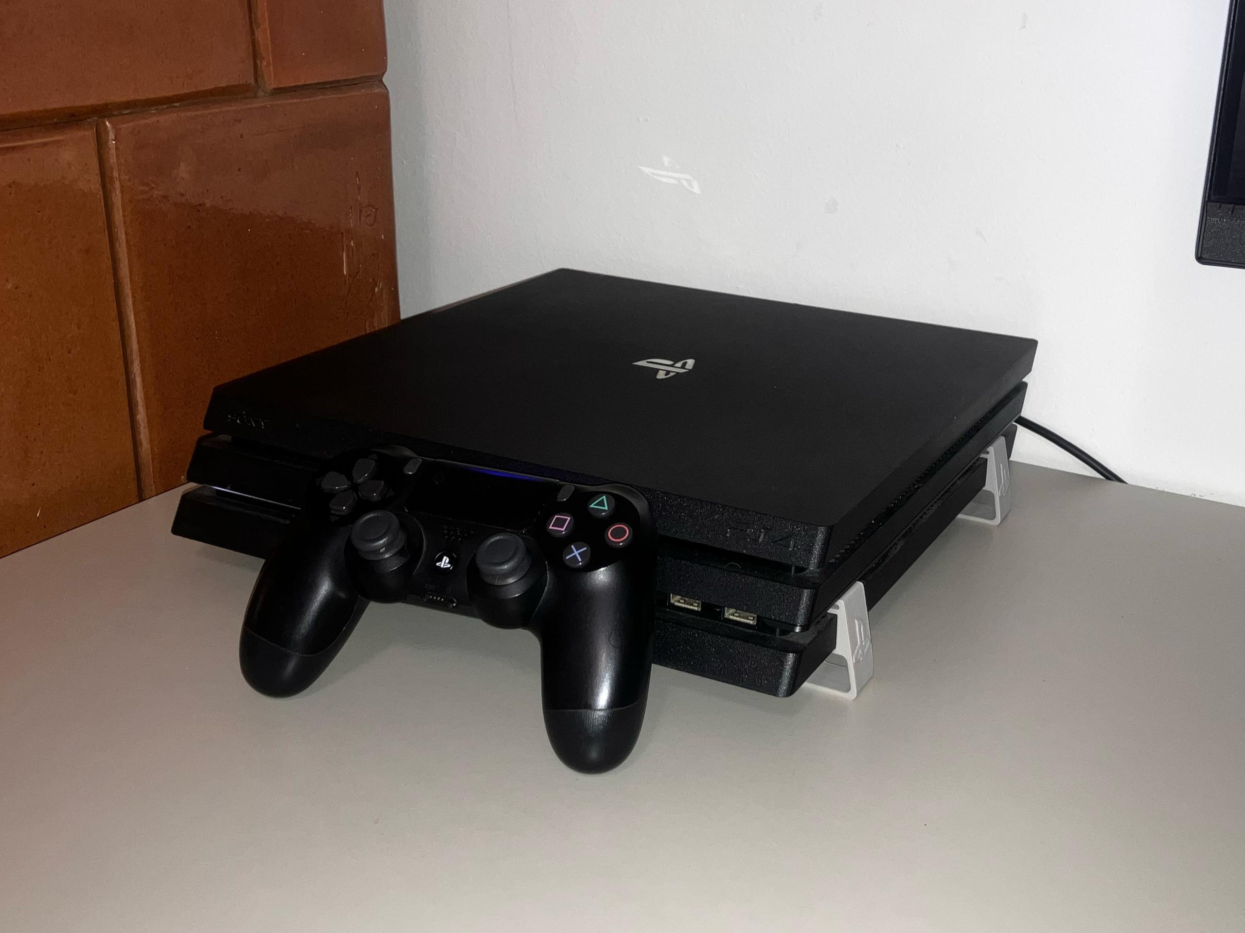 Playstation 4 Pro 1TB 1