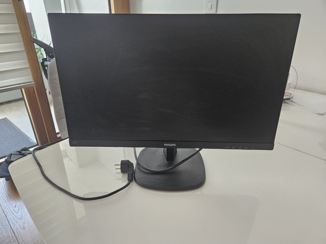 Монитор Philips 243V7q 24 дюйма 1
