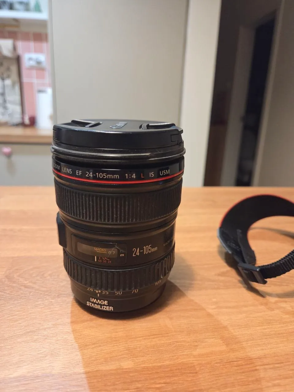 Canon EOS 1100D с двумя объективами 24-105 и 75-300 3