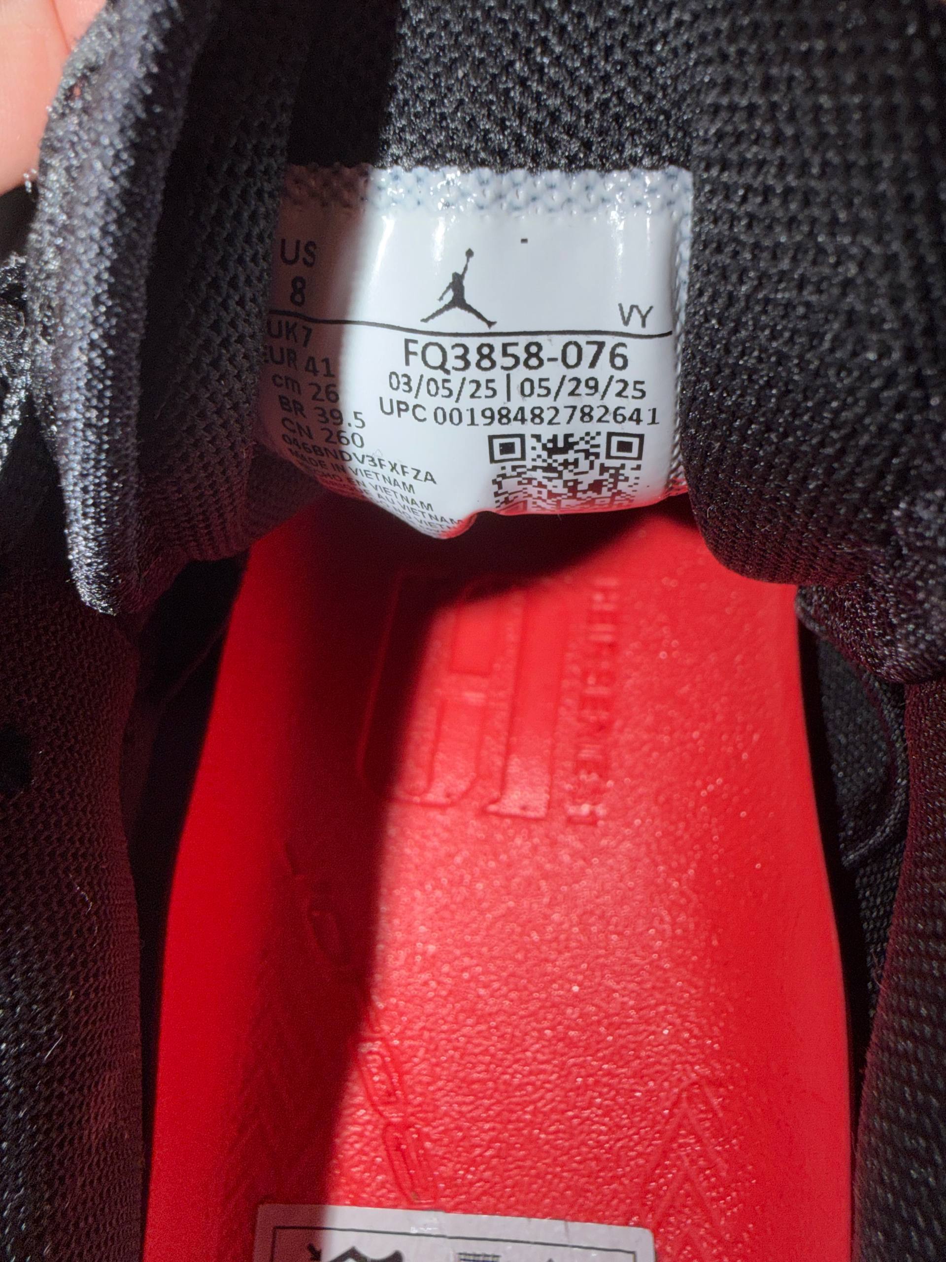 Кроссовки Nike Jordan heir 41 4