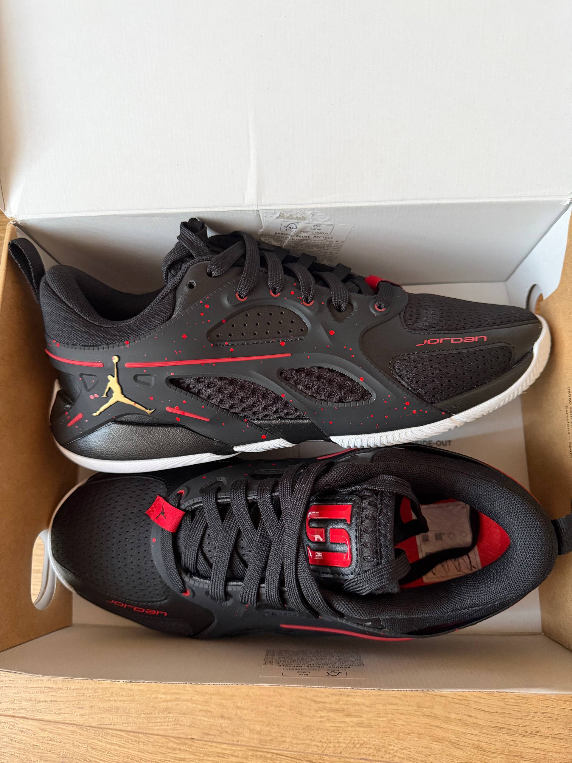 Кроссовки Nike Jordan heir 41 2