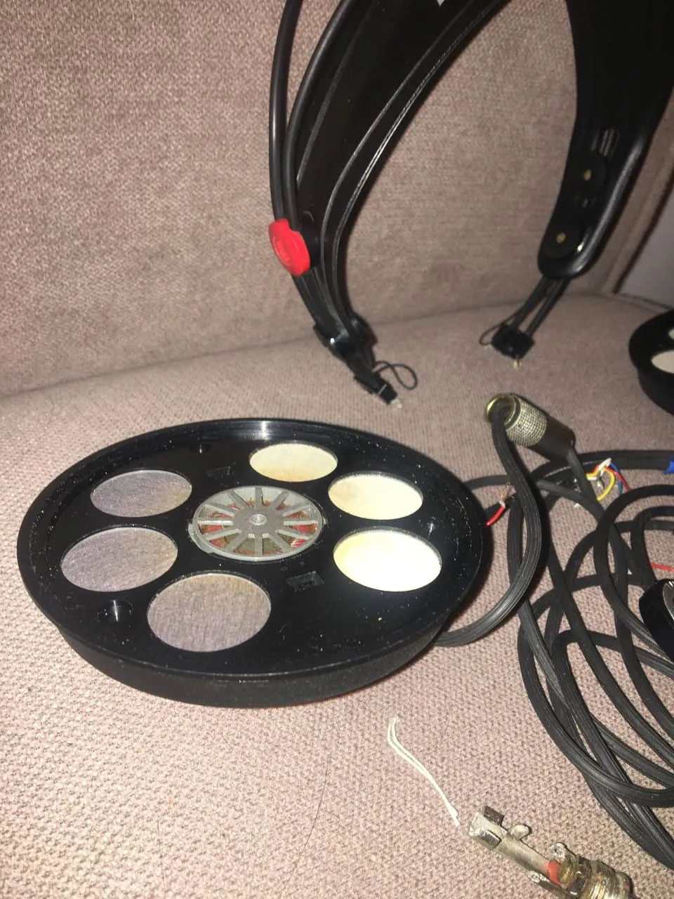 Наушники AKG K241 600 Ом студийные неисправные 2