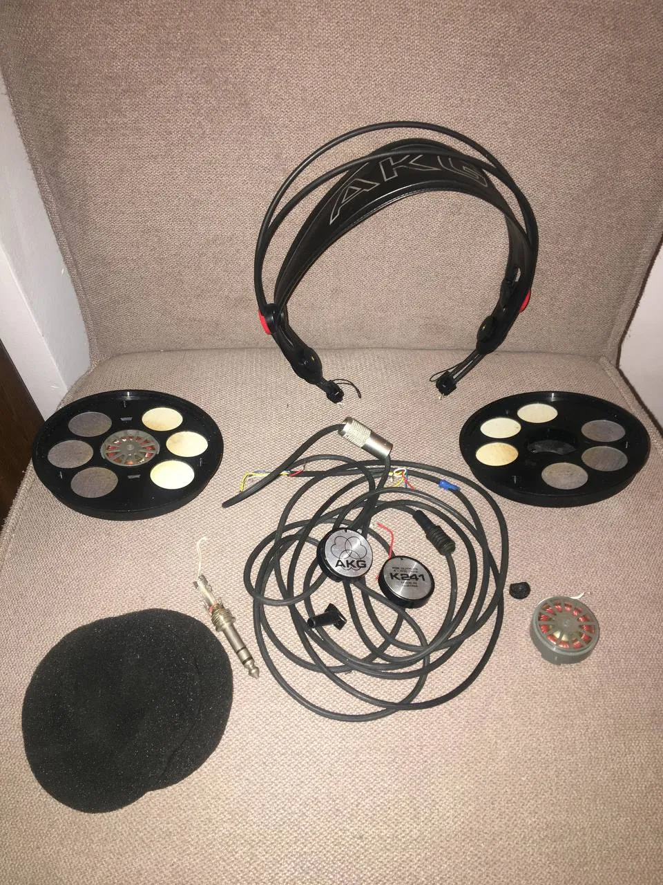 Наушники AKG K241 600 Ом студийные неисправные 1