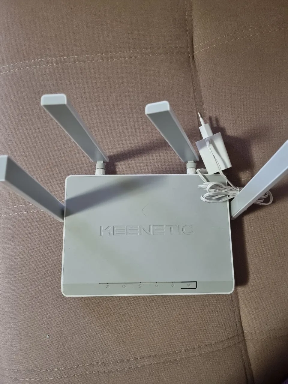 Роутер Keenetic Hero 4G+ KN-2311 под SIM-карту 2