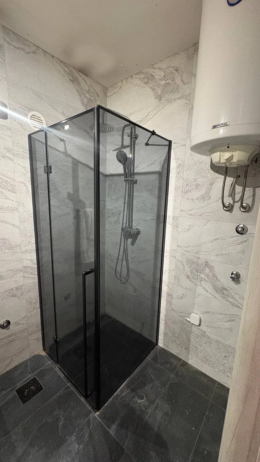 Душевая кабина 800×800 мм 1