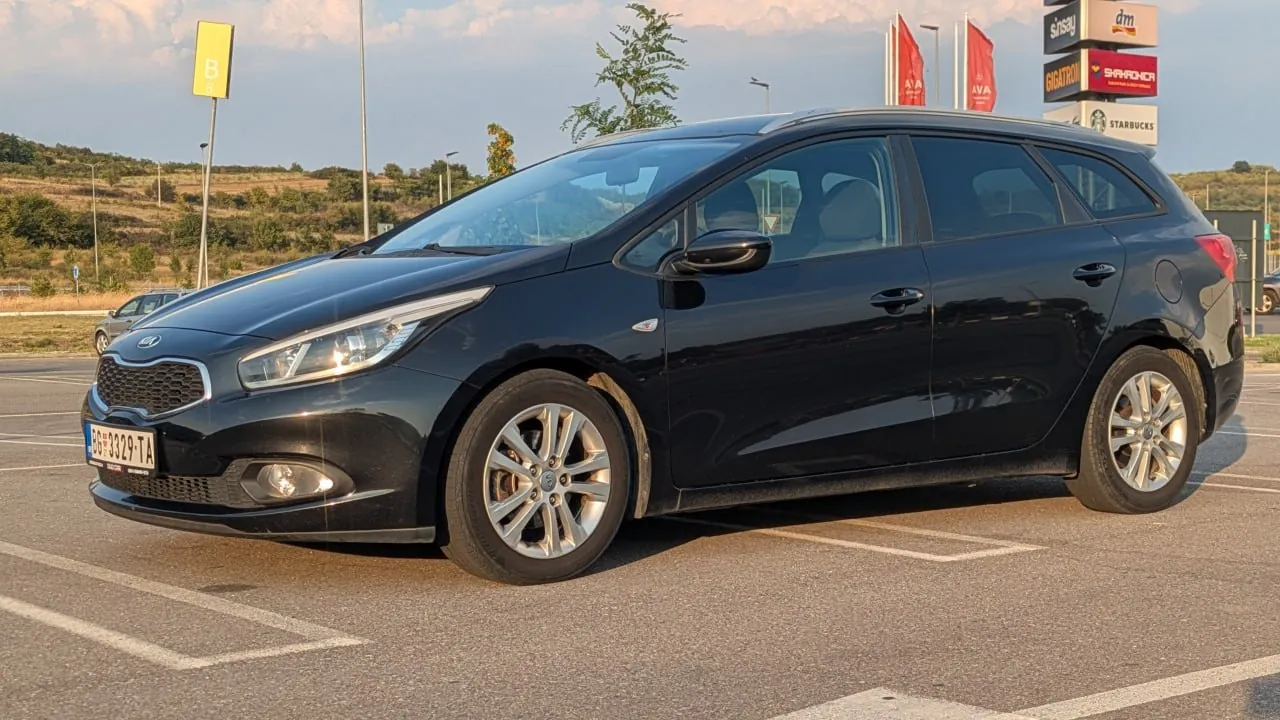 Kia Ceed 2013 1.6 CRDI механика Белград 1
