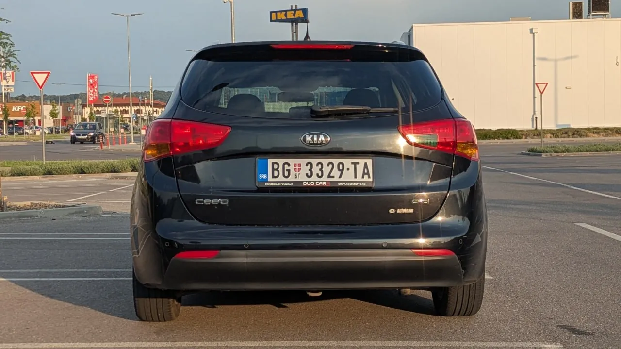 Kia Ceed 2013 1.6 CRDI механика Белград 4