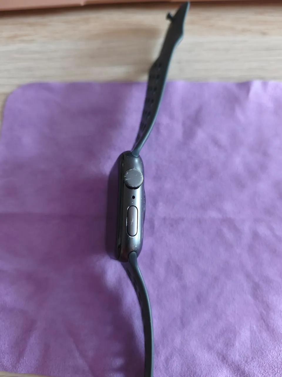 Apple Watch 4 44мм и SE 44мм Nike Белград 2