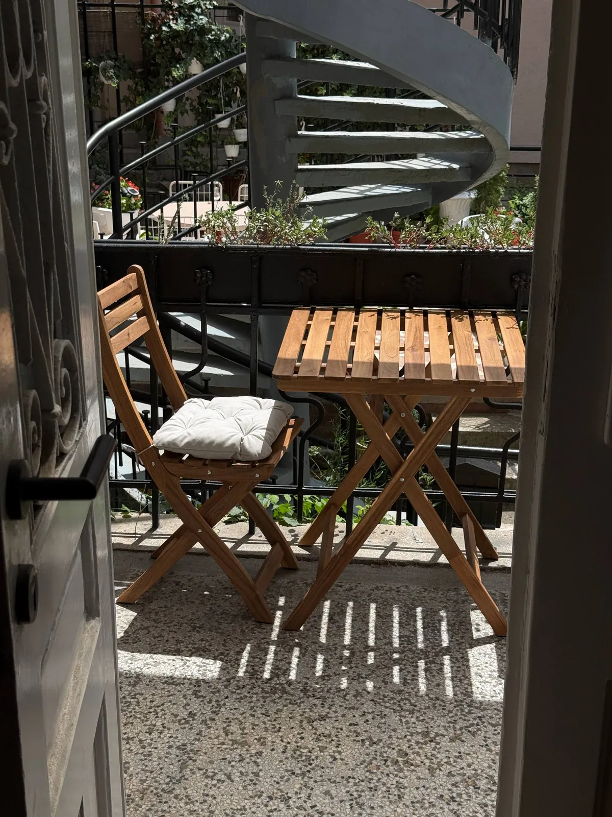 Садовый столик IKEA Askholmen с двумя стульями 2