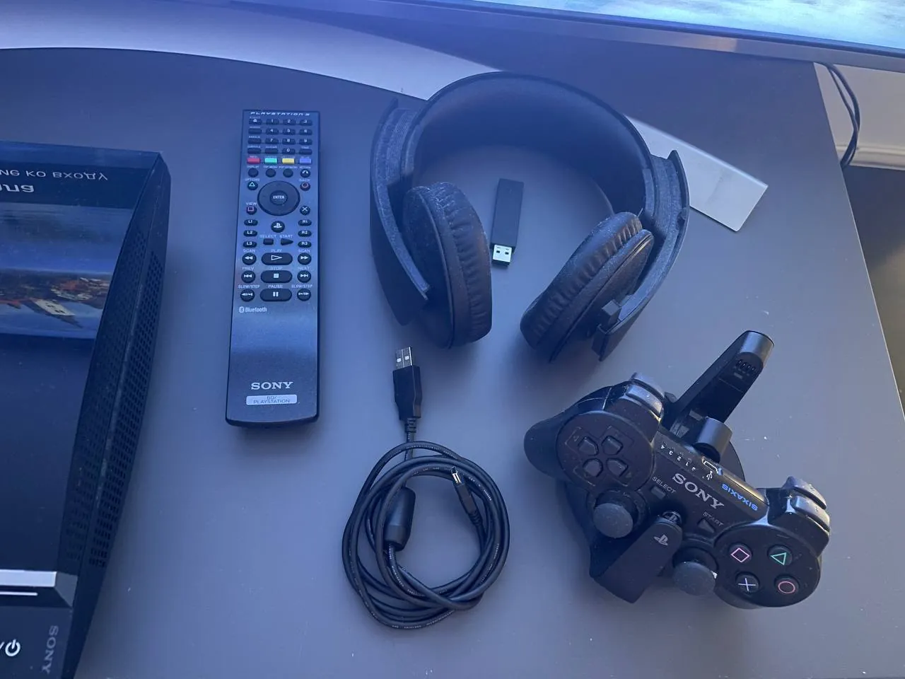 PlayStation 3 240 ГБ прошитая с аксессуарами 2