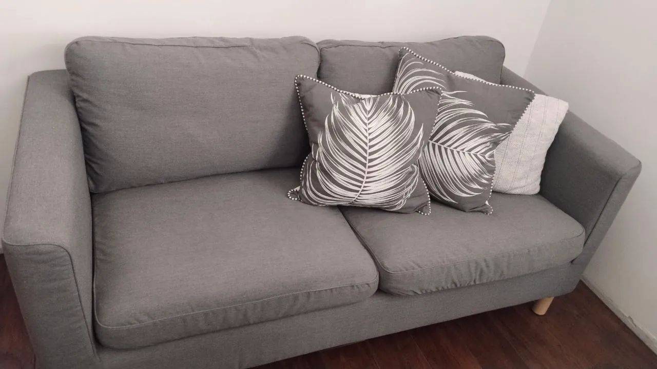 Двухместный диван IKEA без спального места Болеч 1