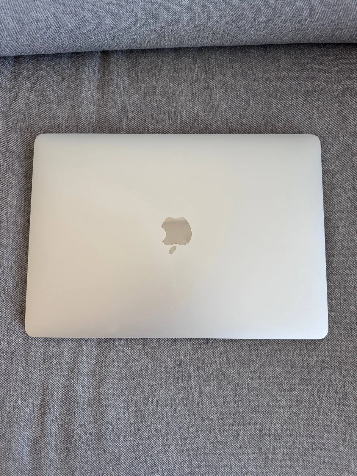 MacBook Air 13 M1 8GB 256GB аккумулятор 81% 2