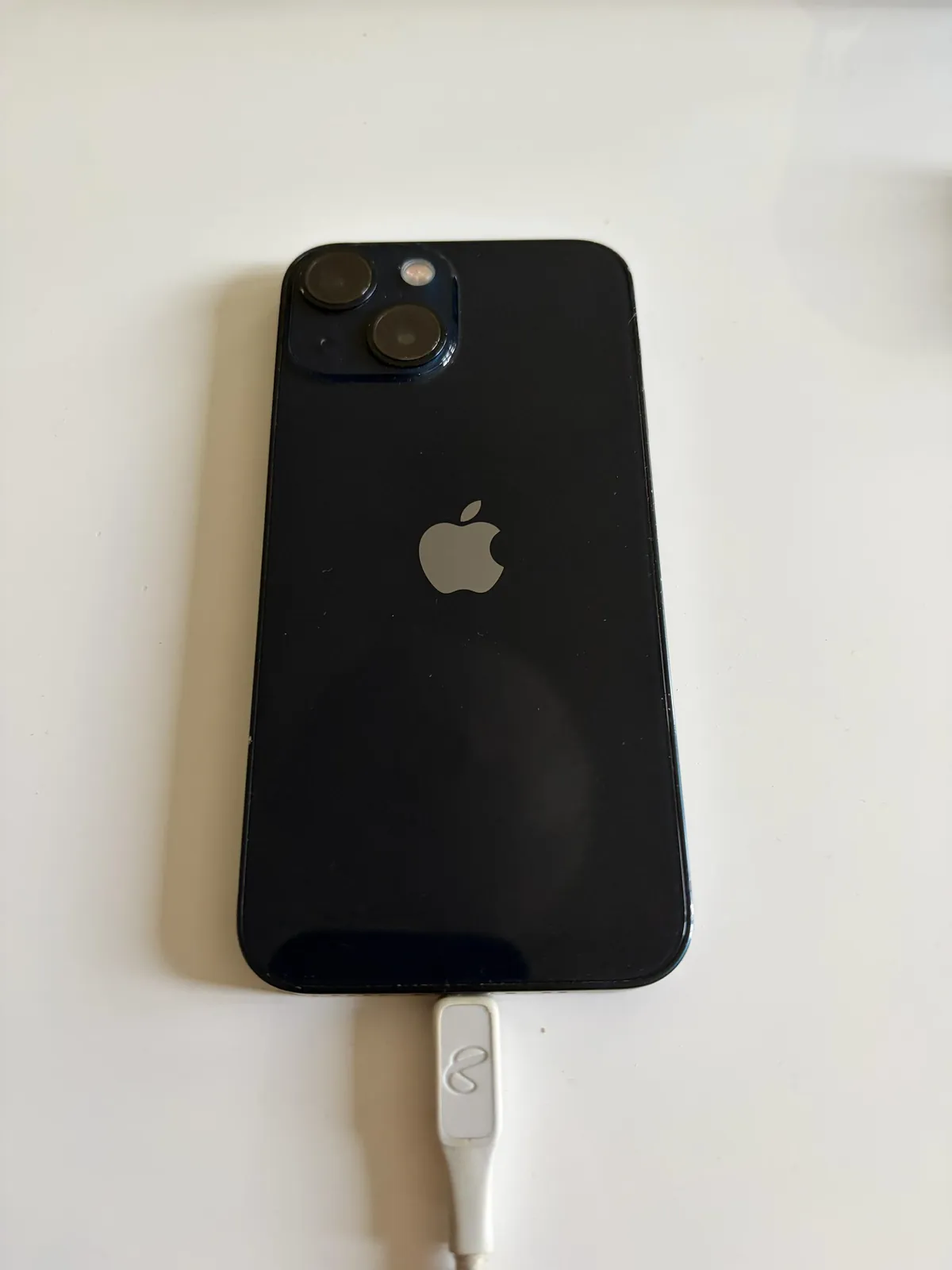 IPhone 13 mini 128 ГБ с небольшими царапинами Белград 3