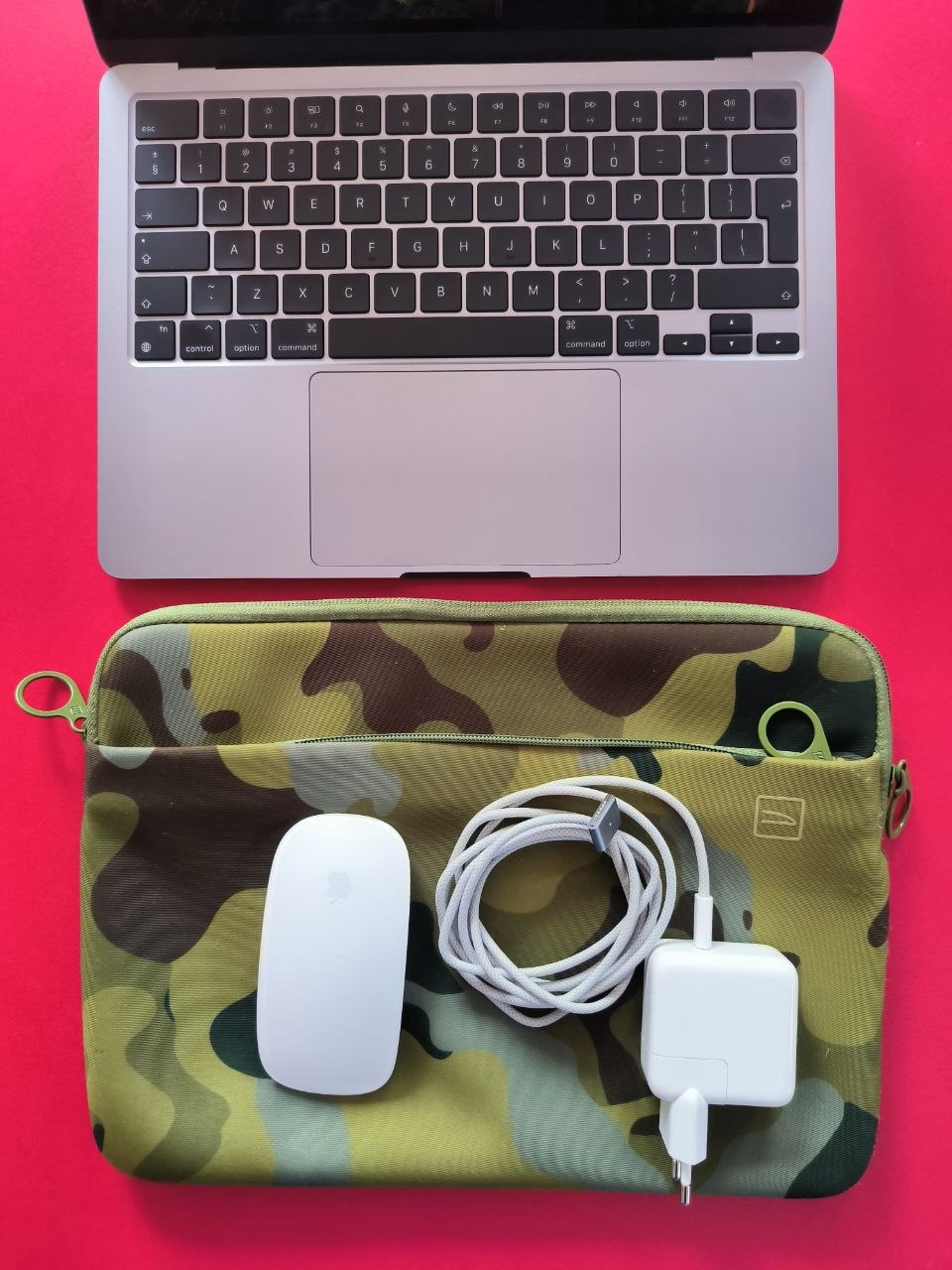 MacBook Air 13 M3 2024 8 256 2