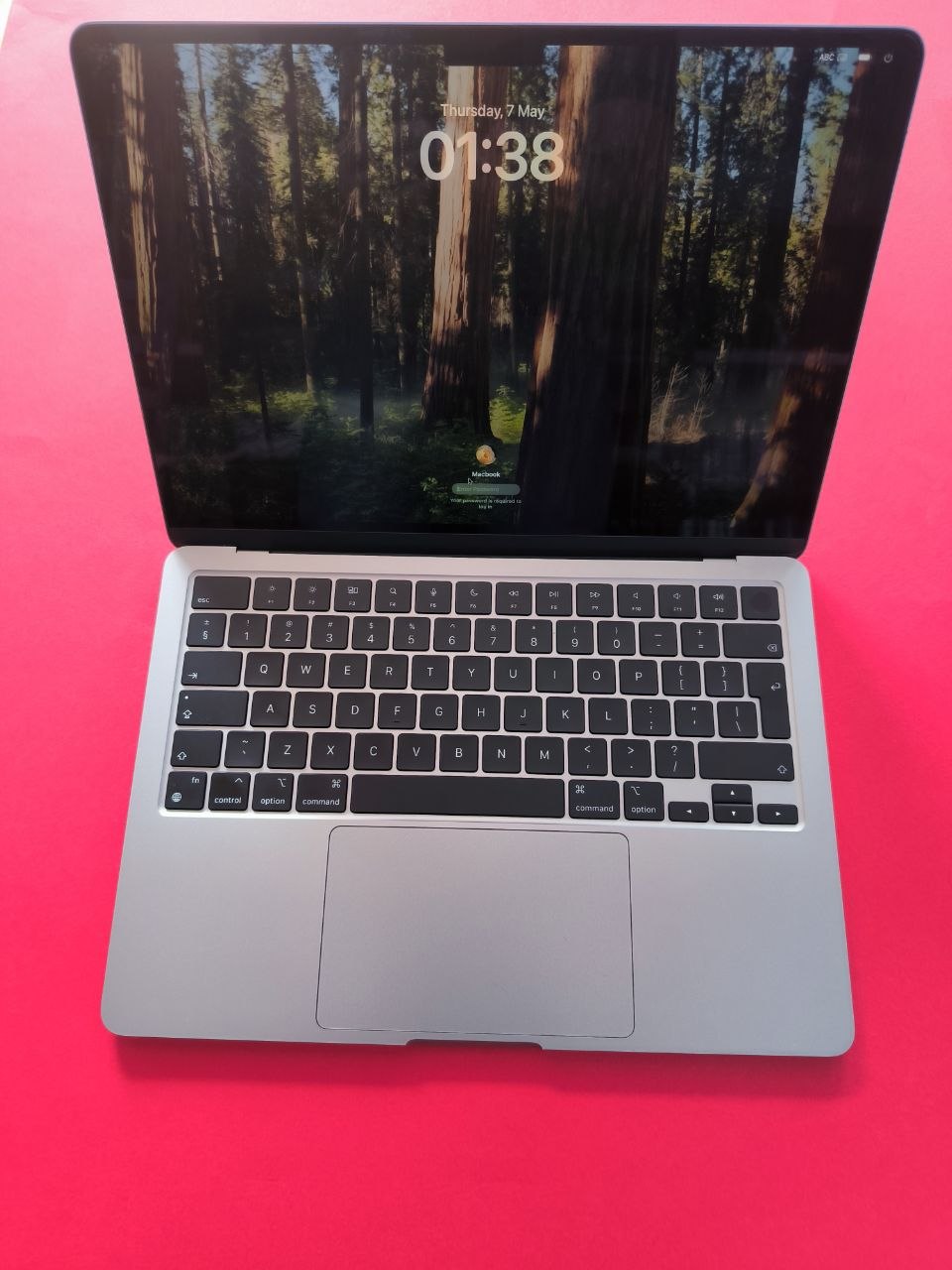 MacBook Air 13 M3 2024 8 256 1