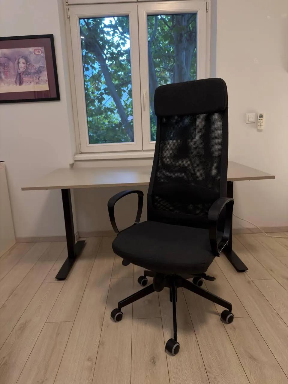 Рабочие столы и кресло IKEA Стари Град 2