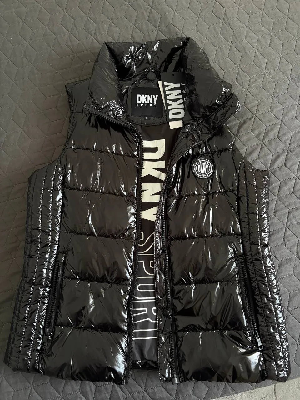 Новая жилетка DKNY размер M 1