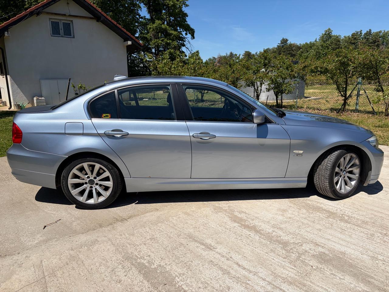 BMW 320d X-Drive 2009 3