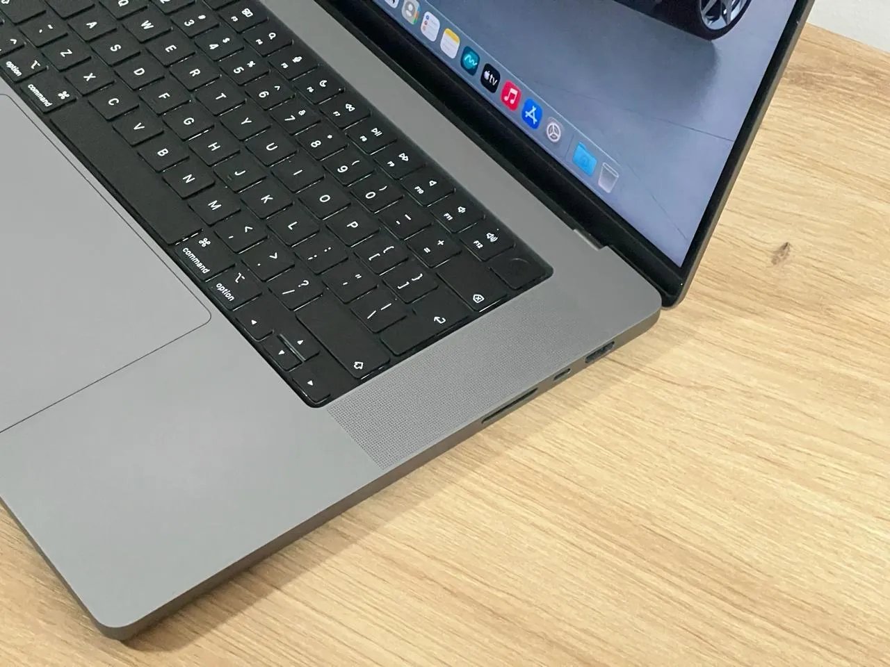 MacBook Pro 16 M2 Pro 2023 Белград 3