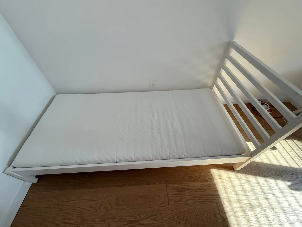 Кровать IKEA б/у менее года Дорчол 1