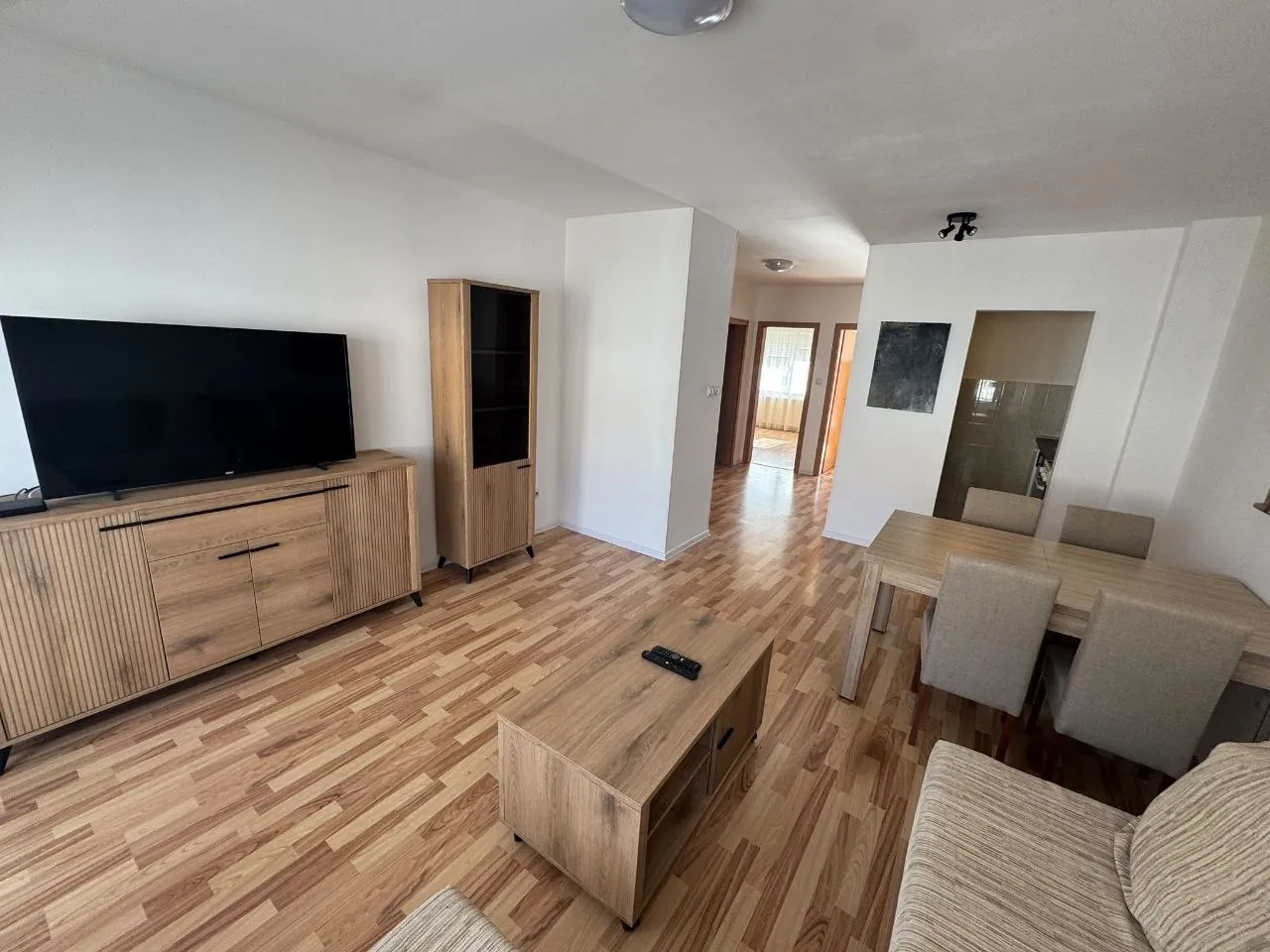 Трёхкомнатная квартира 75 м² Земун Поле 4