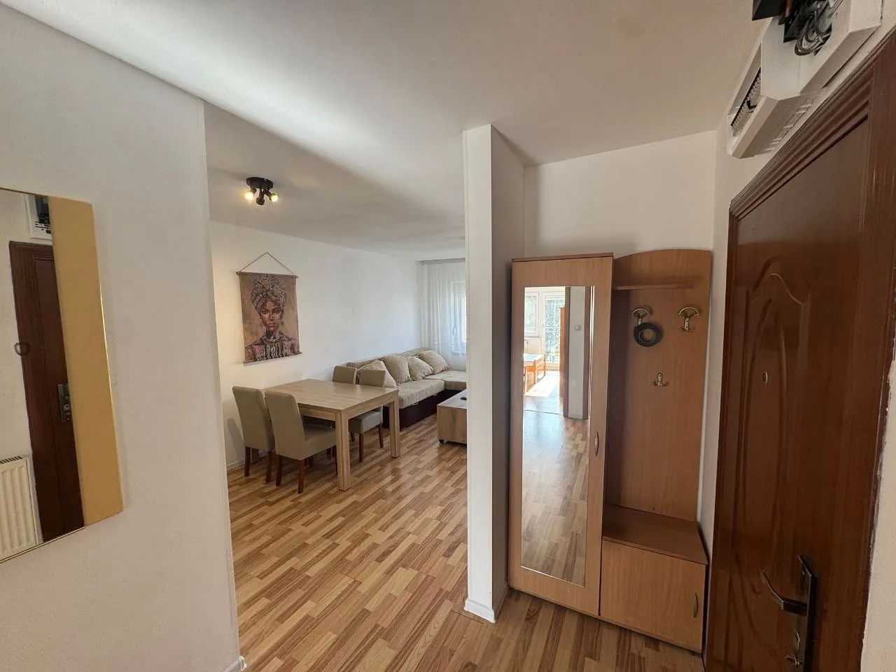 Трёхкомнатная квартира 75 м² Земун Поле 10
