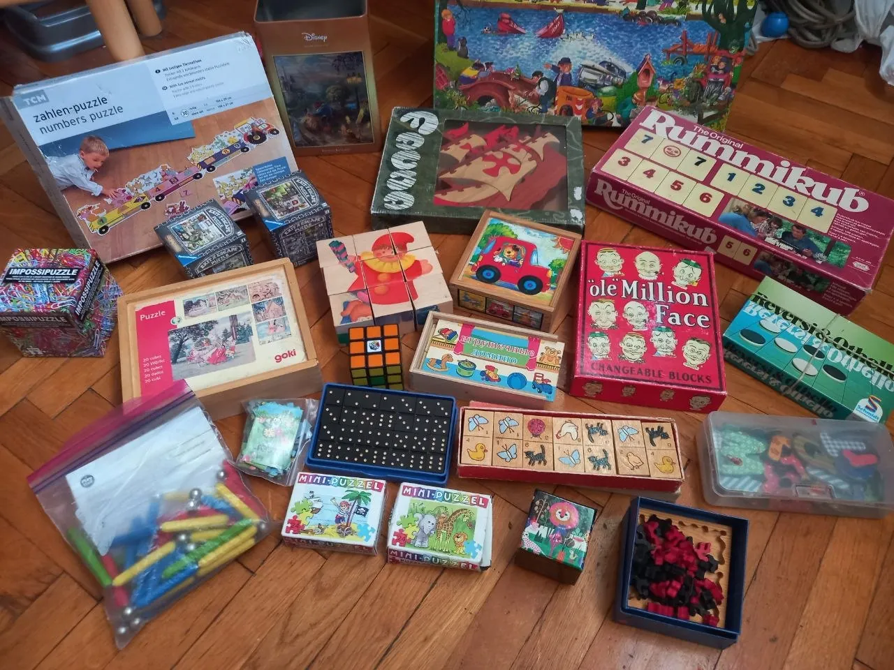 Мягкие игрушки, пазлы и игры 10