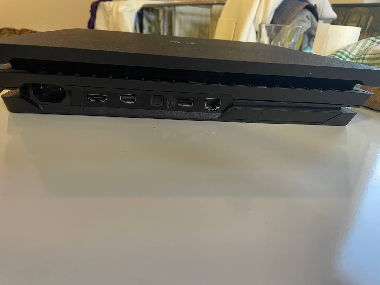 PlayStation 4 1TB с PS VR 4