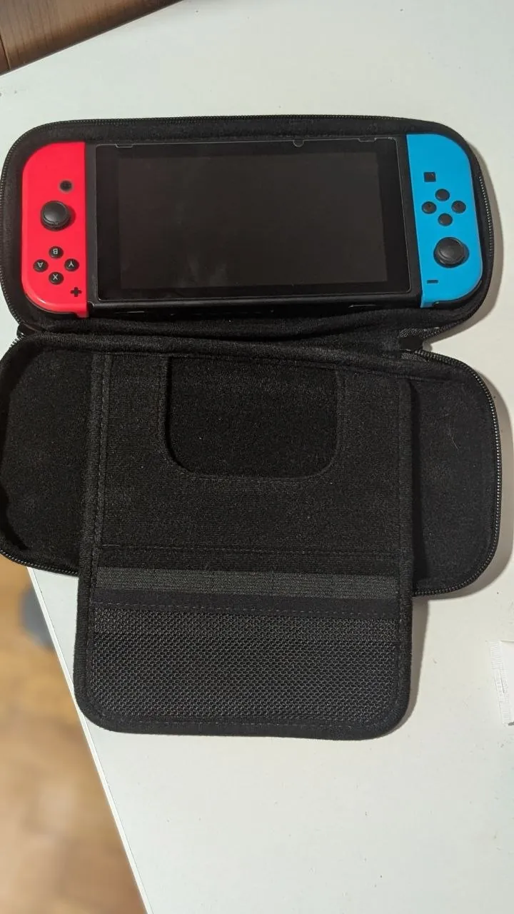 Nintendo Switch 2019 с двумя контроллерами Pro Белград 3