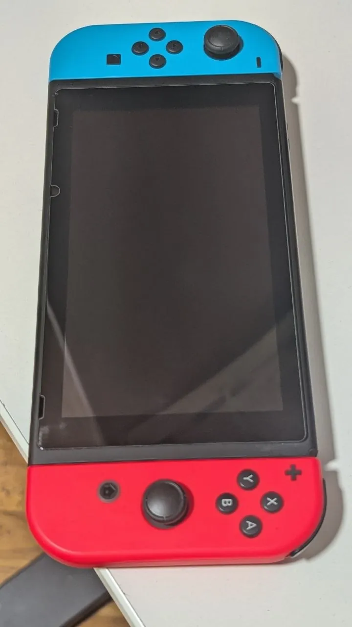 Nintendo Switch 2019 с двумя контроллерами Pro Белград 1