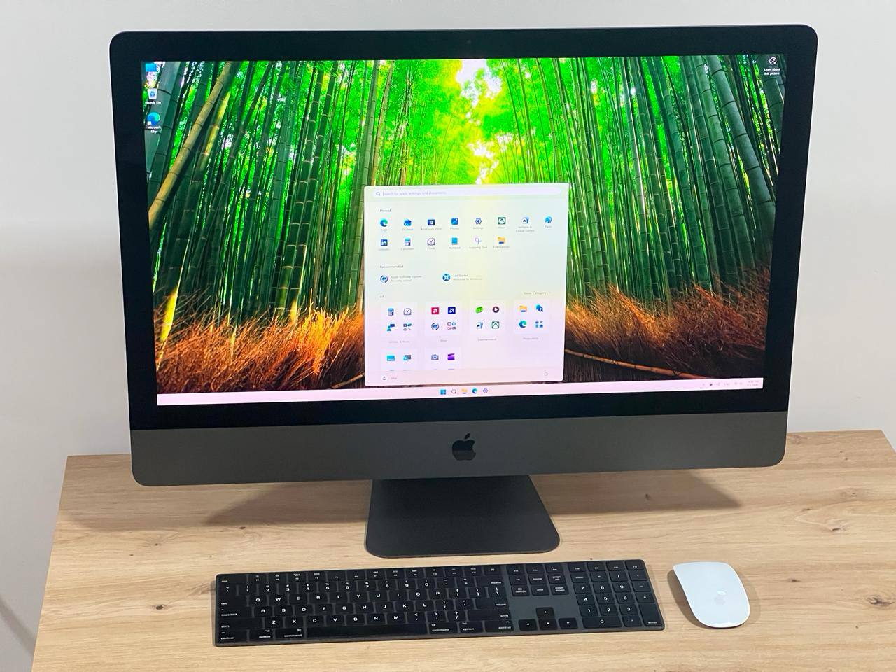 Apple iMac Pro 27 Space Gray 3