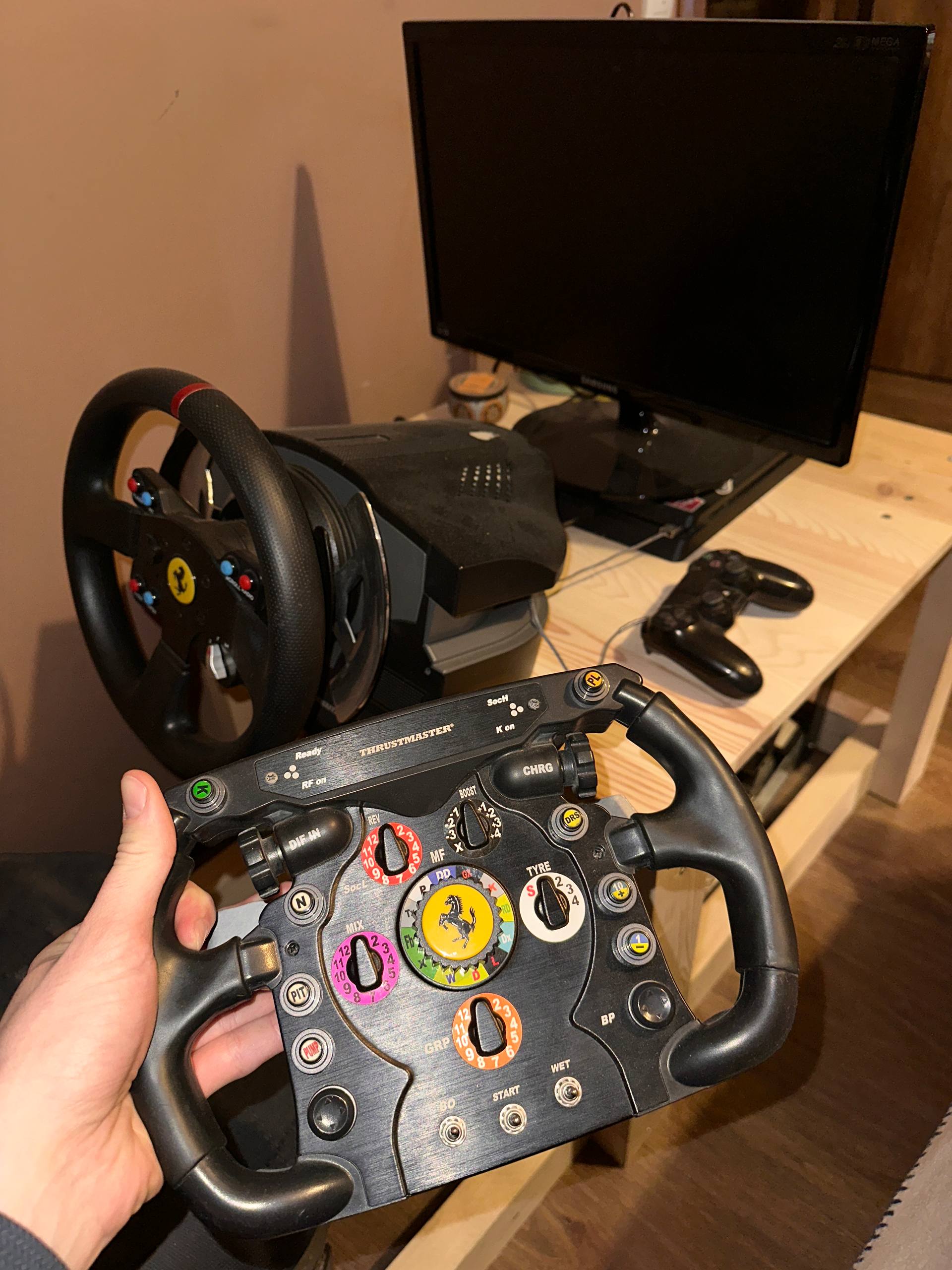 Руль Thrustmaster T500RS с педалями 1