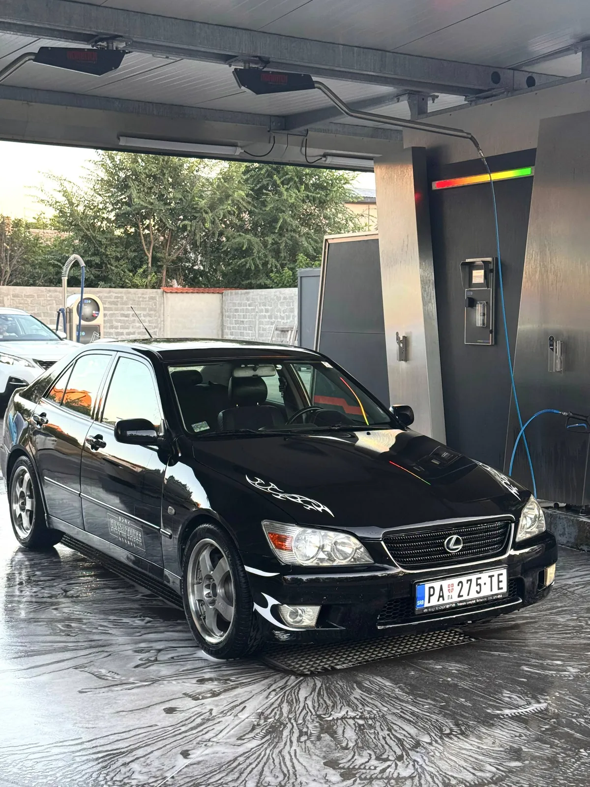 Lexus IS200 задний привод механика 1