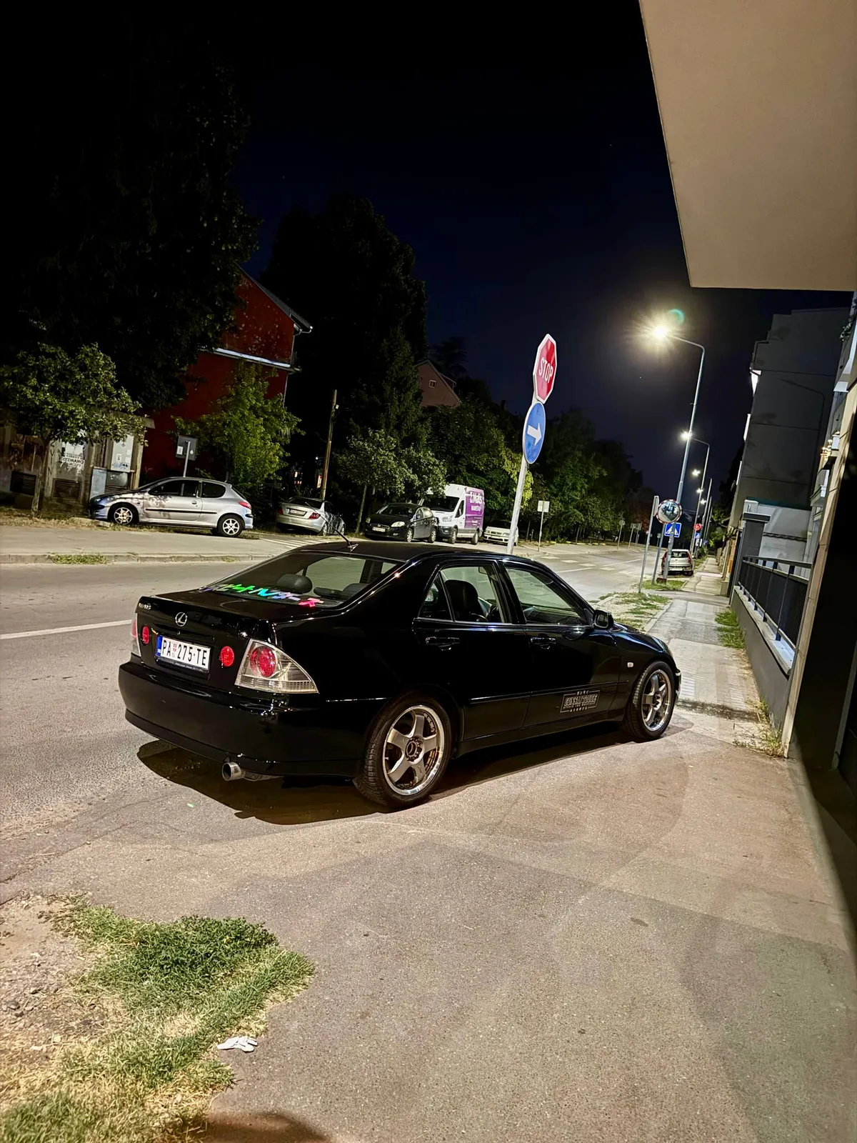 Lexus IS200 задний привод механика 2