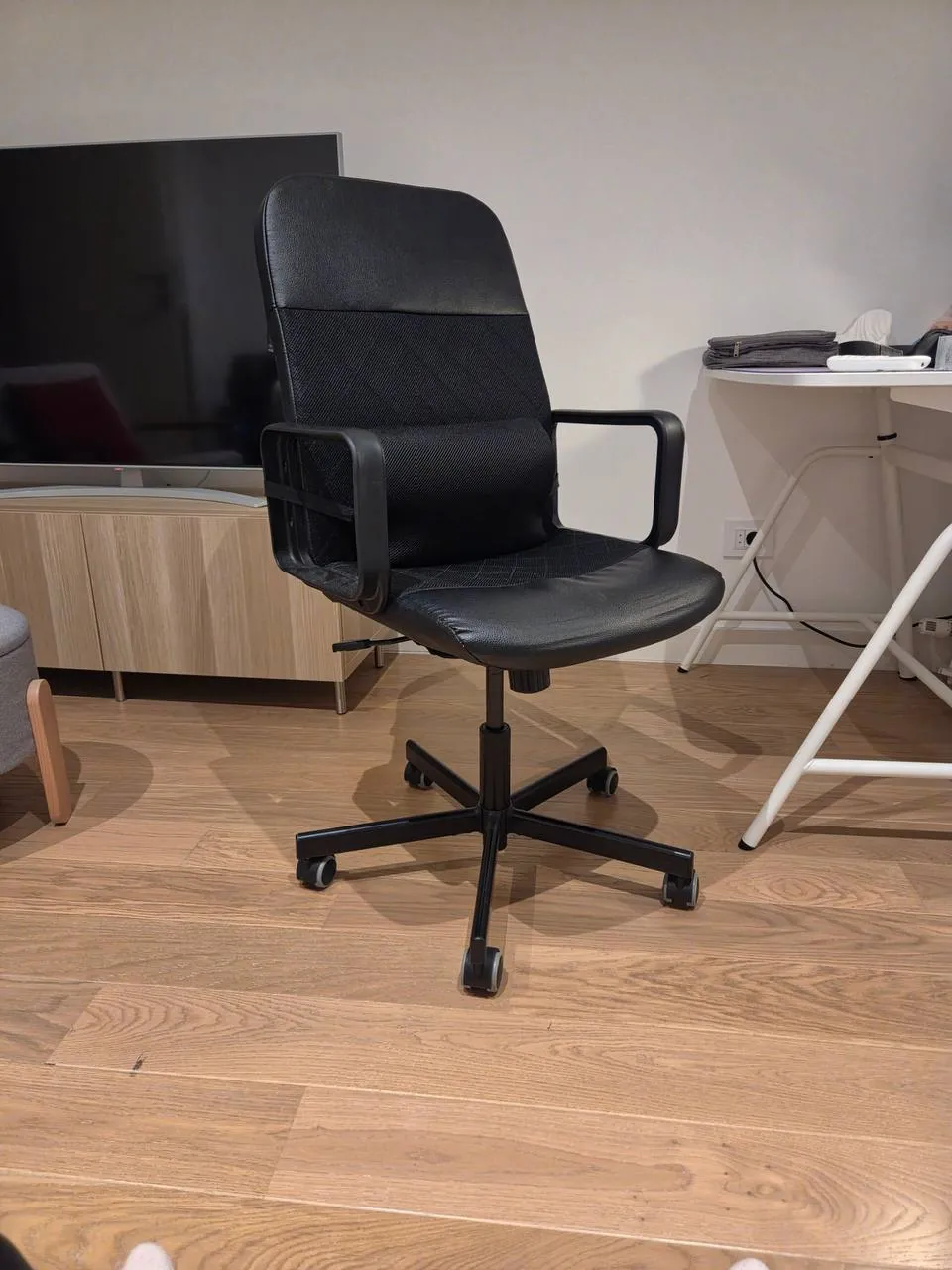 Офисный стул IKEA RENBERGET Waterfront Белград 1