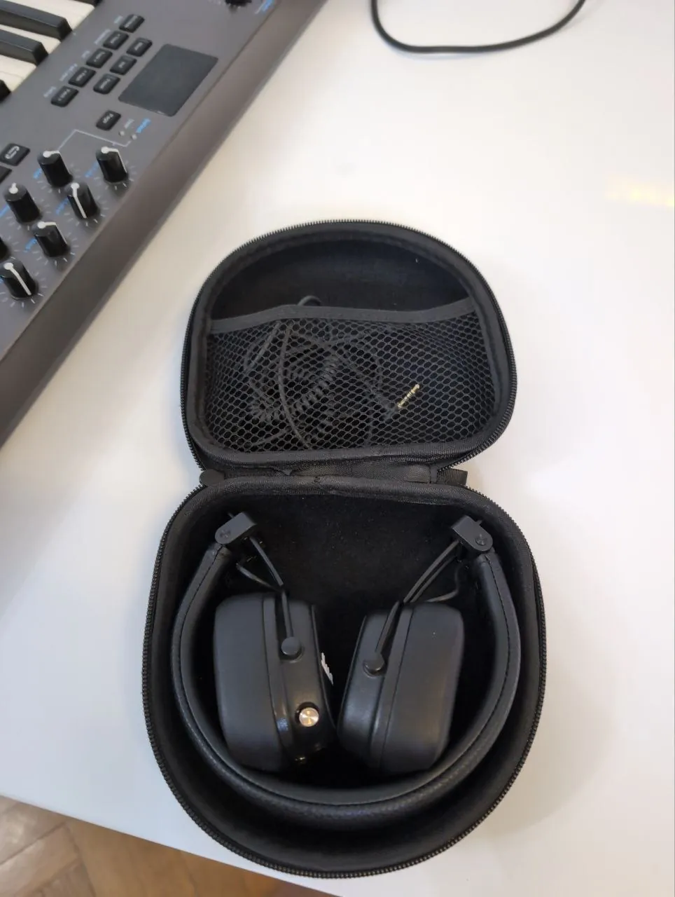 Наушники Marshall Major IV в состоянии новых Нови-Сад 3