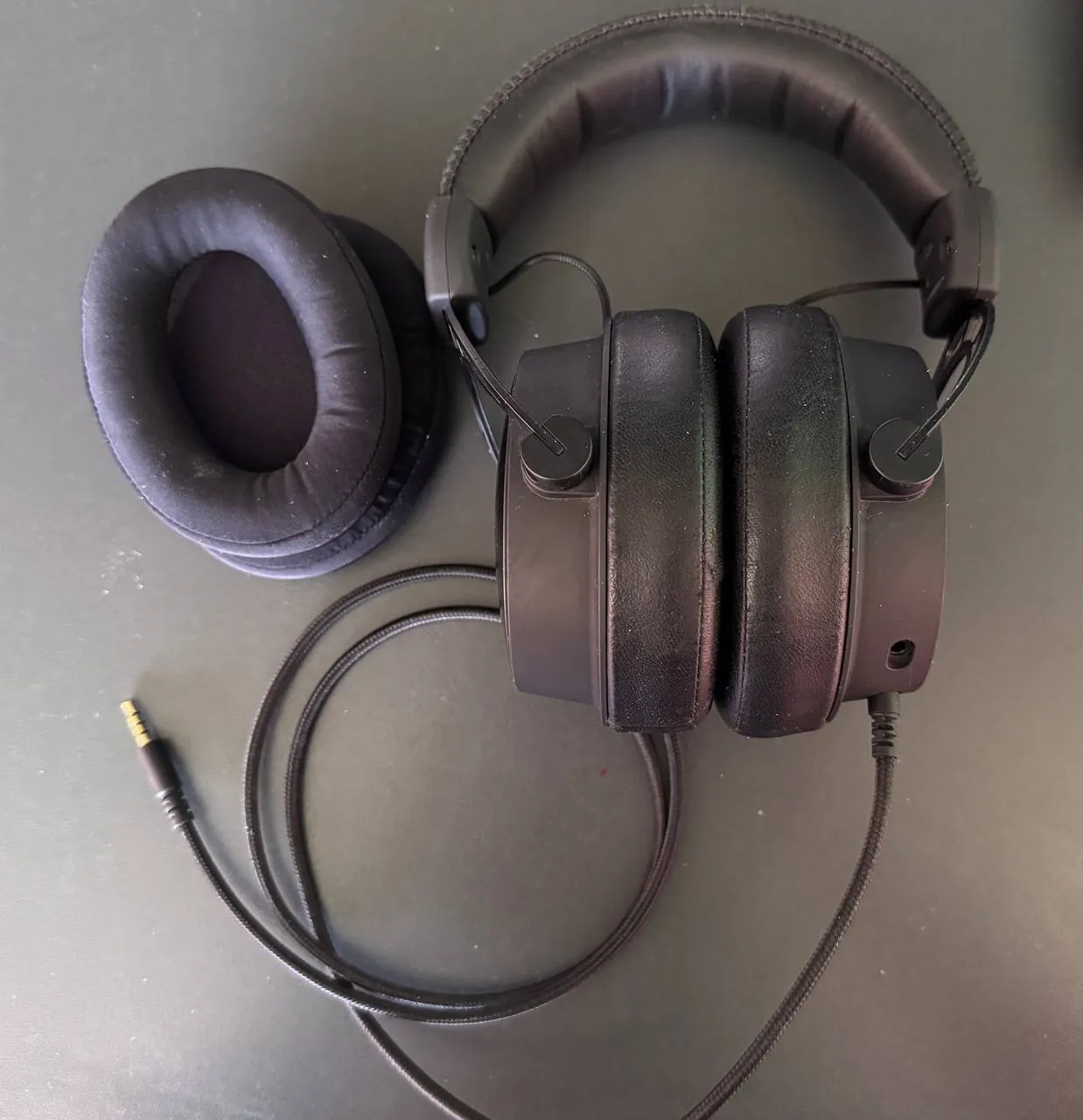 Наушники HyperX Cloud Alpha S и кабель для клавиатуры 1