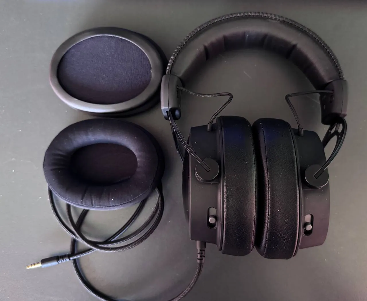Наушники HyperX Cloud Alpha S и кабель для клавиатуры 3