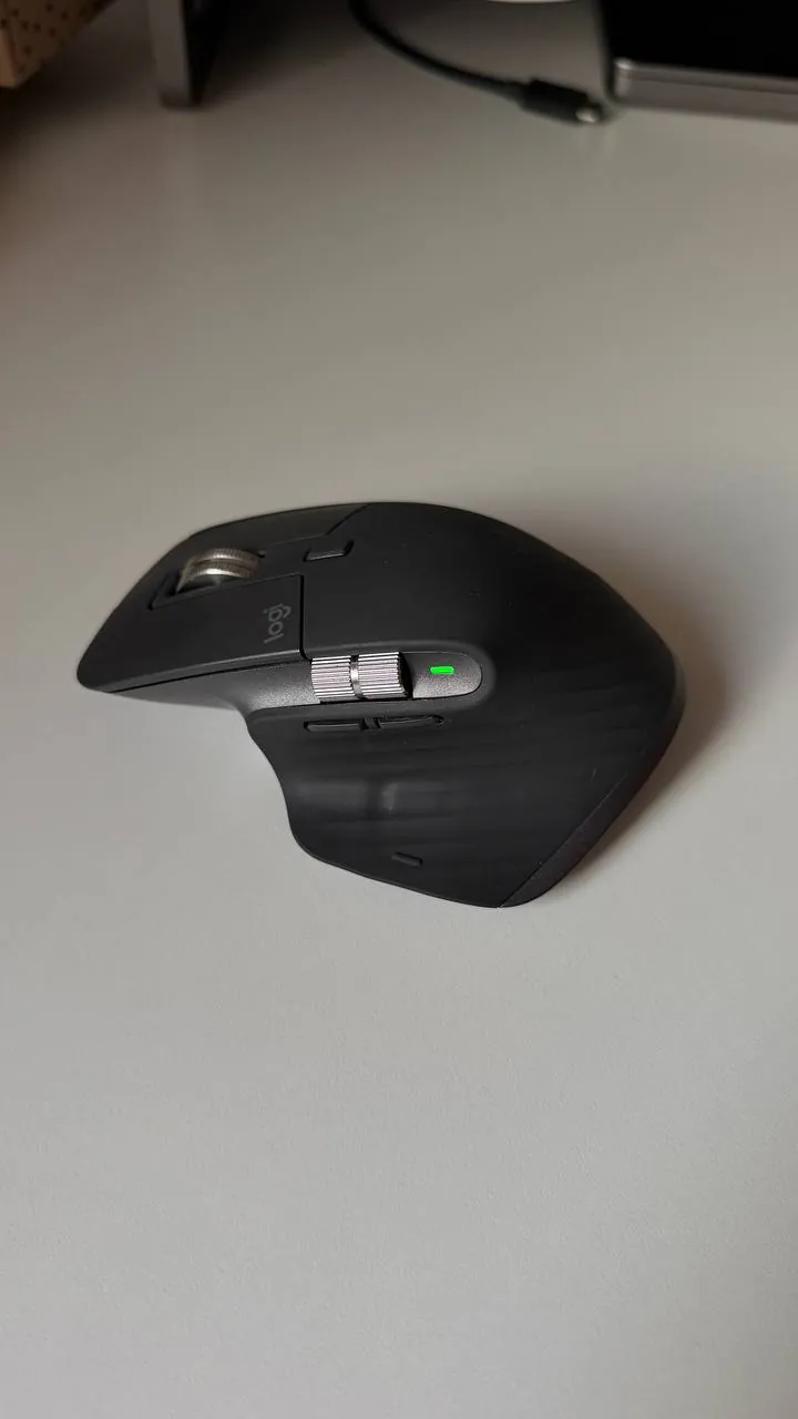 Клавиатура мышь и докстанция Logitech Anker 2