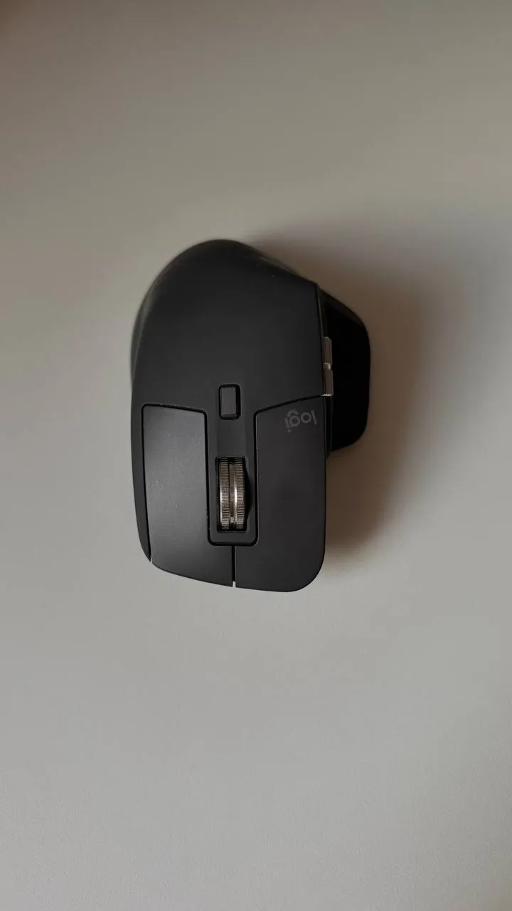 Клавиатура мышь и докстанция Logitech Anker 1