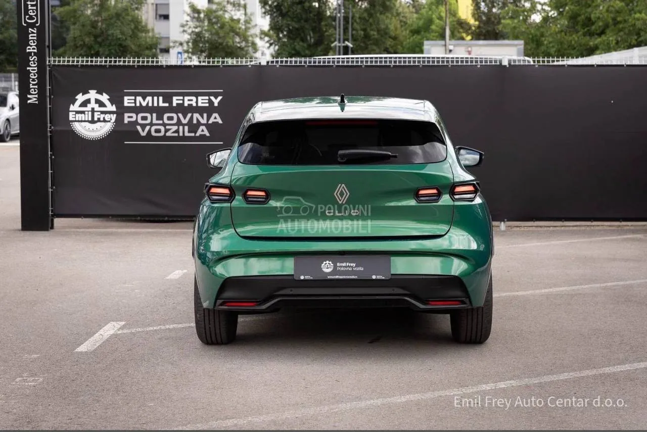 Аренда Renault Clio 2026 АКПП Белград 3