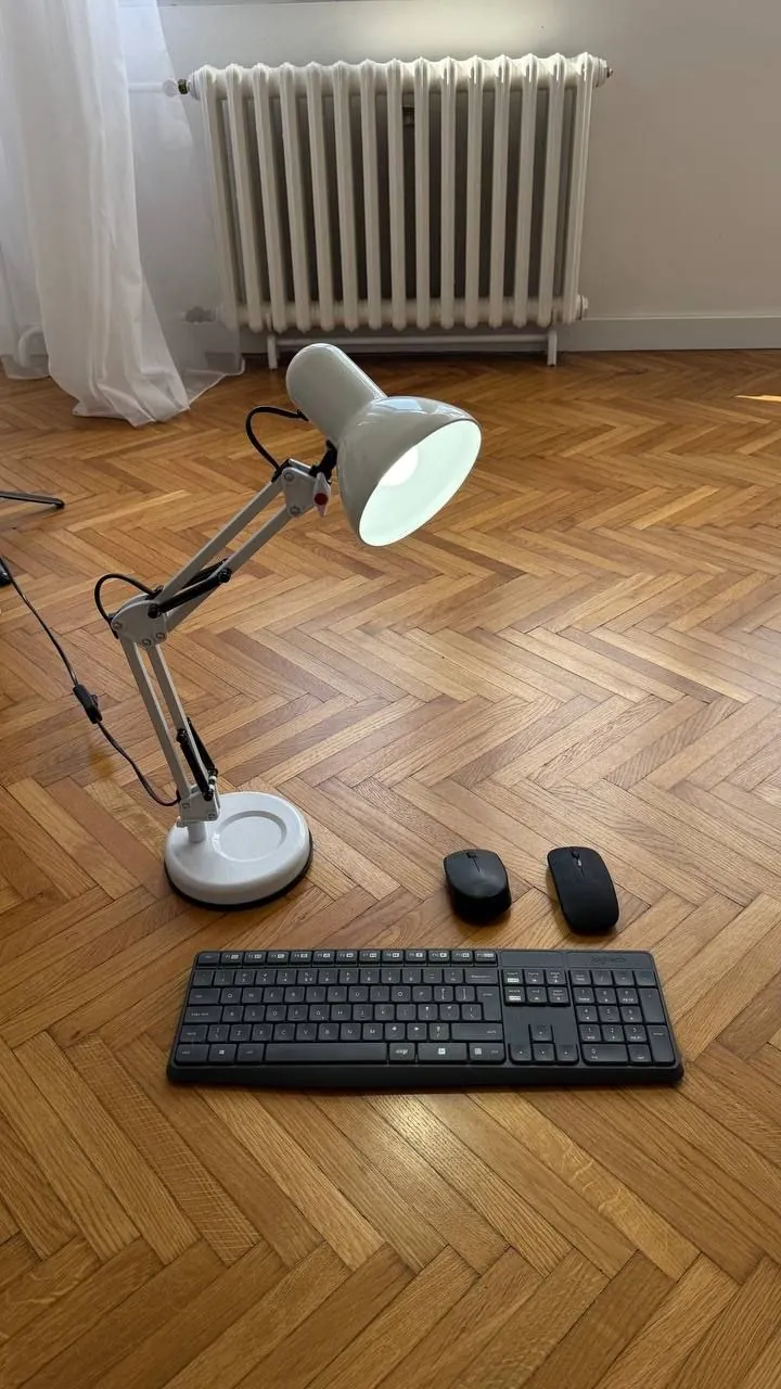 Клавиатура мышь Logitech MK235 и настольная лампа 1