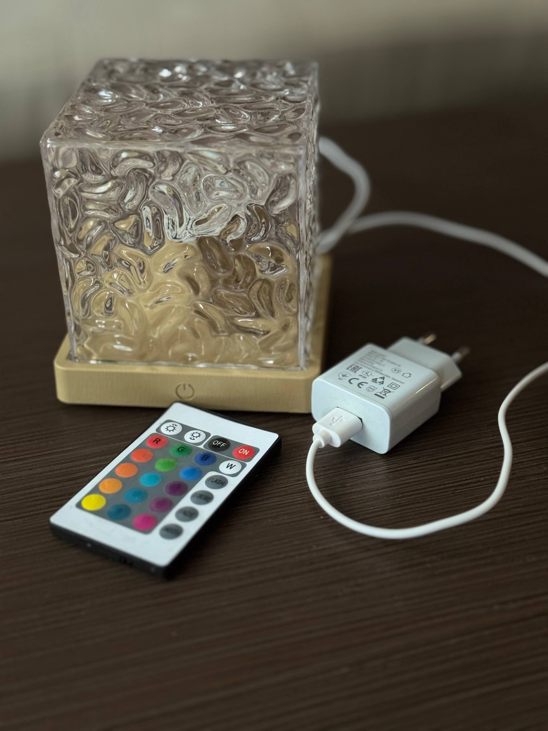 Ночник с RGB-подсветкой и пультом 1