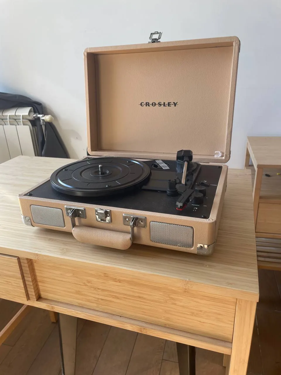 Виниловый проигрыватель Crosley 1