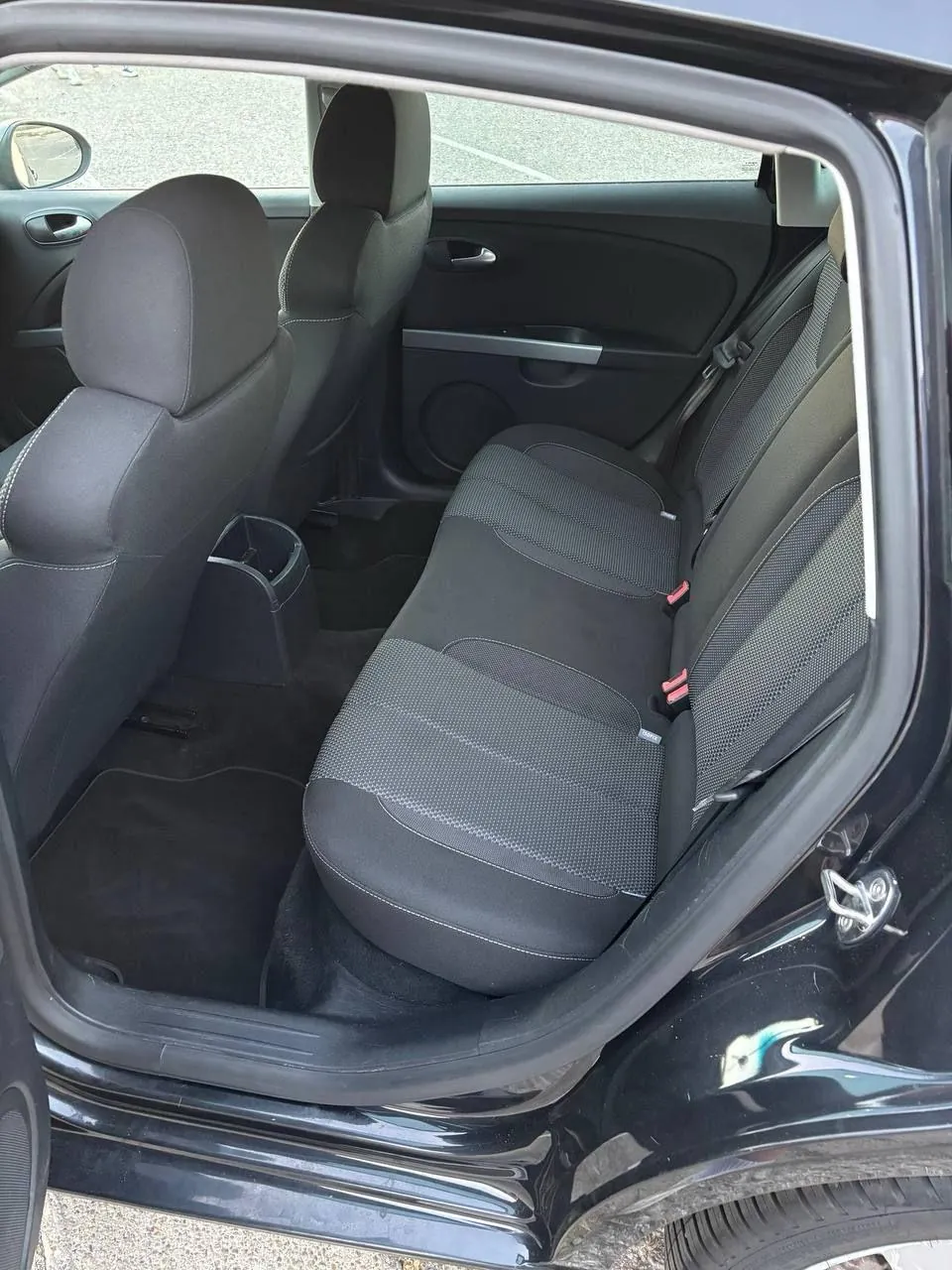 SEAT Leon 2010 2.0 TDI DSG Белград 6