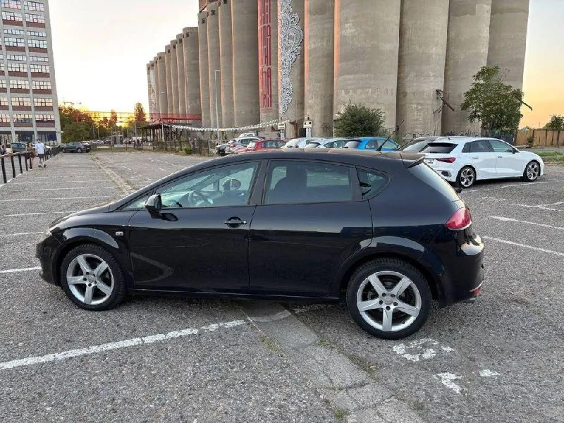 SEAT Leon 2010 2.0 TDI DSG Белград 2