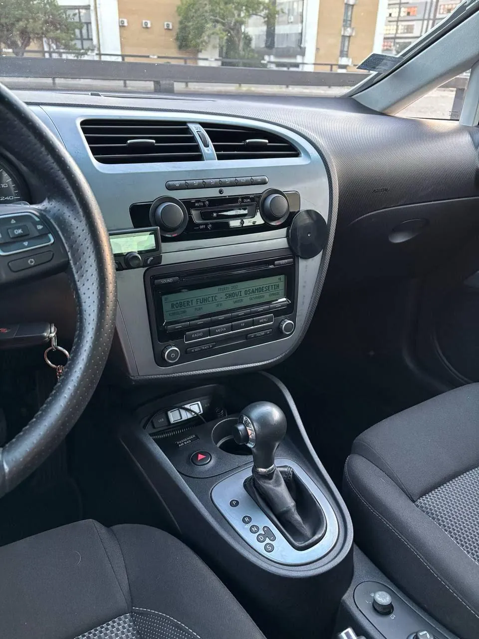 SEAT Leon 2010 2.0 TDI DSG Белград 9