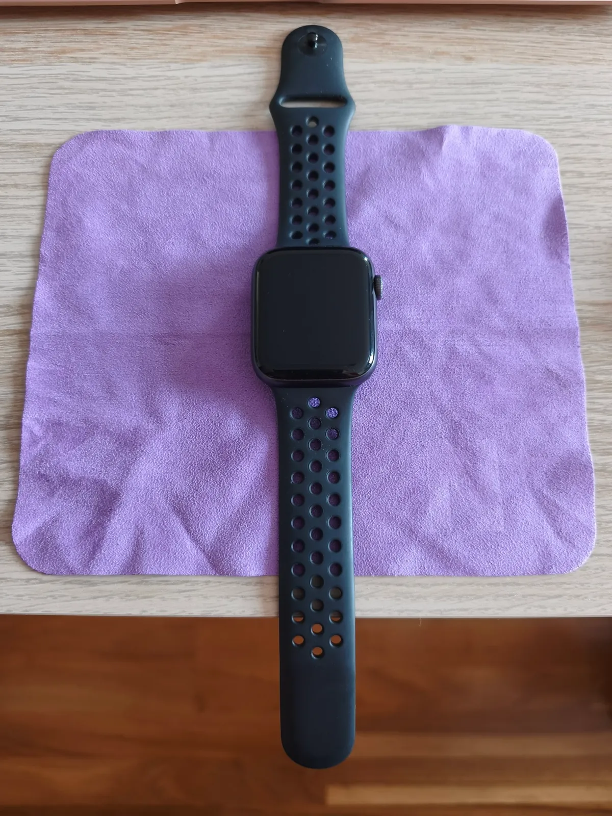 Apple Watch SE 44 мм Nike аккумулятор 66% Белград 3