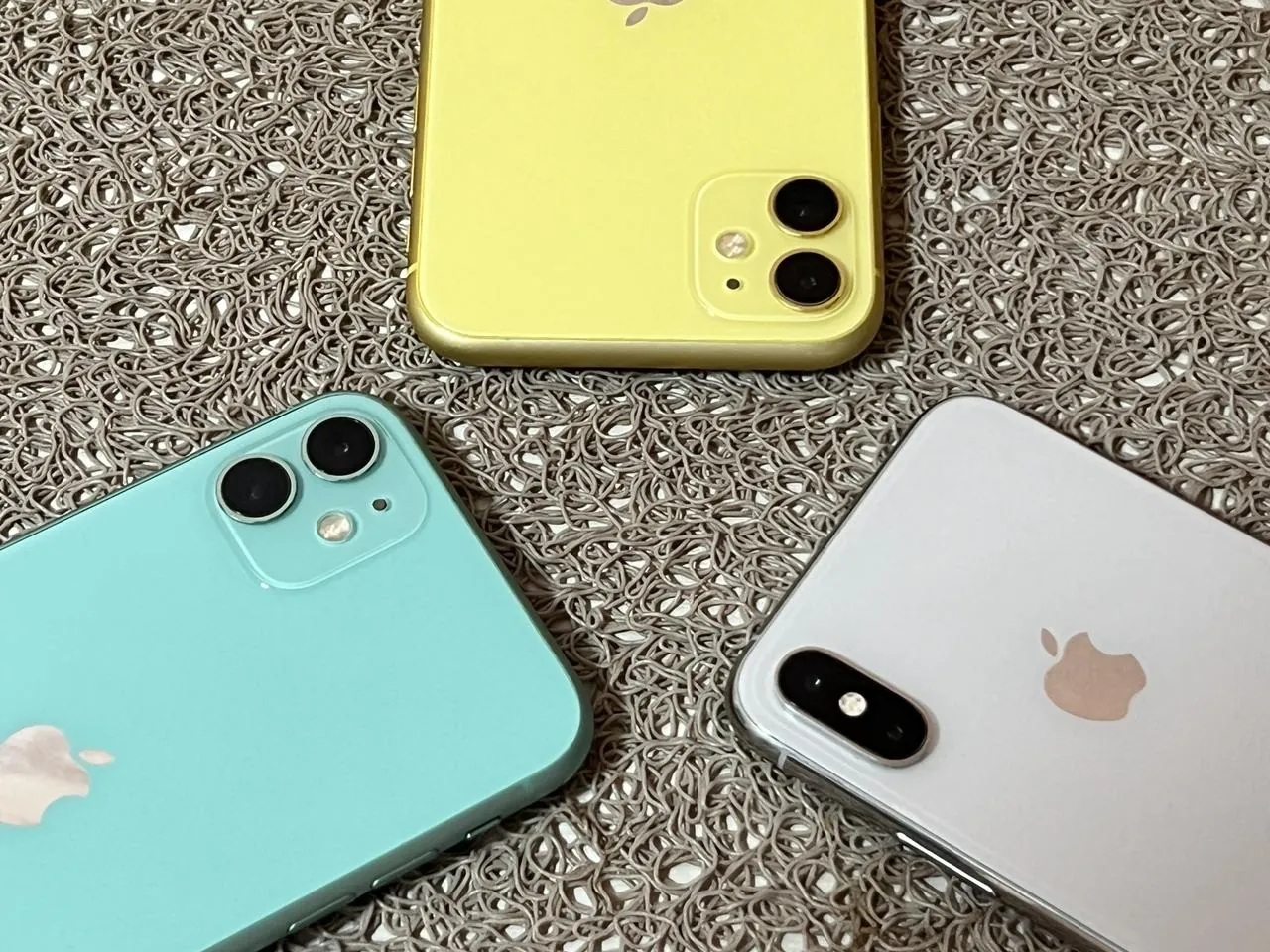 Три iPhone 11 и XS с новым аккумулятором и экраном Белград 3